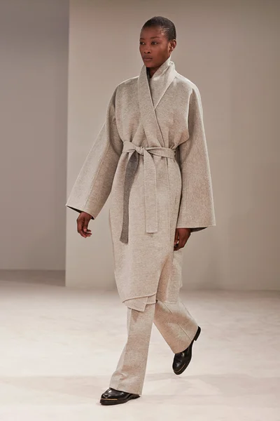 Look 15